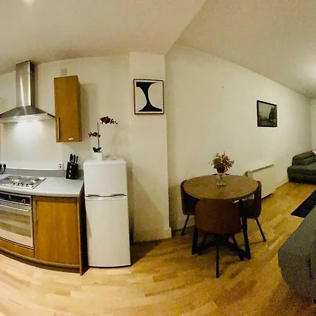 Beautiful Central Open Plan Living!-3